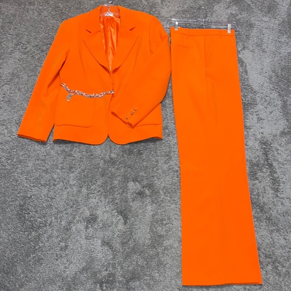 Halston pant suit - Picture 2 of 11